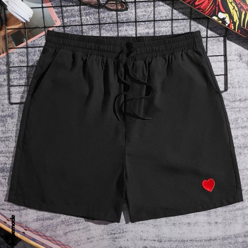 Manfinity Hypemode Men Heart Print Drawstring Waist Shorts